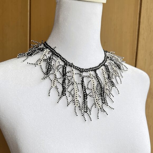 VTG Handmade Seed Bead Coral Fringe Statement Necklace Black White Boho Artwear - Picture 9 of 9